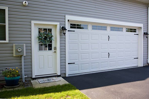 24/7 Emergency Garage Door Panel Replacement experts in Clark County County, WA